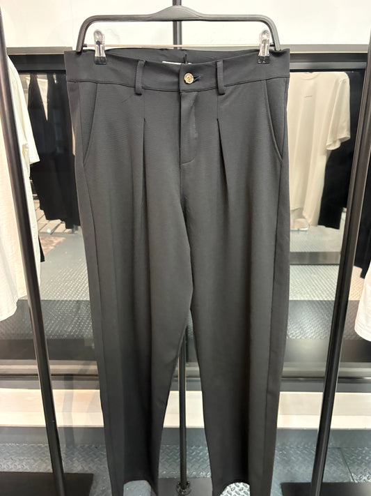 Le Pantalon tailleur à pinces - Noir