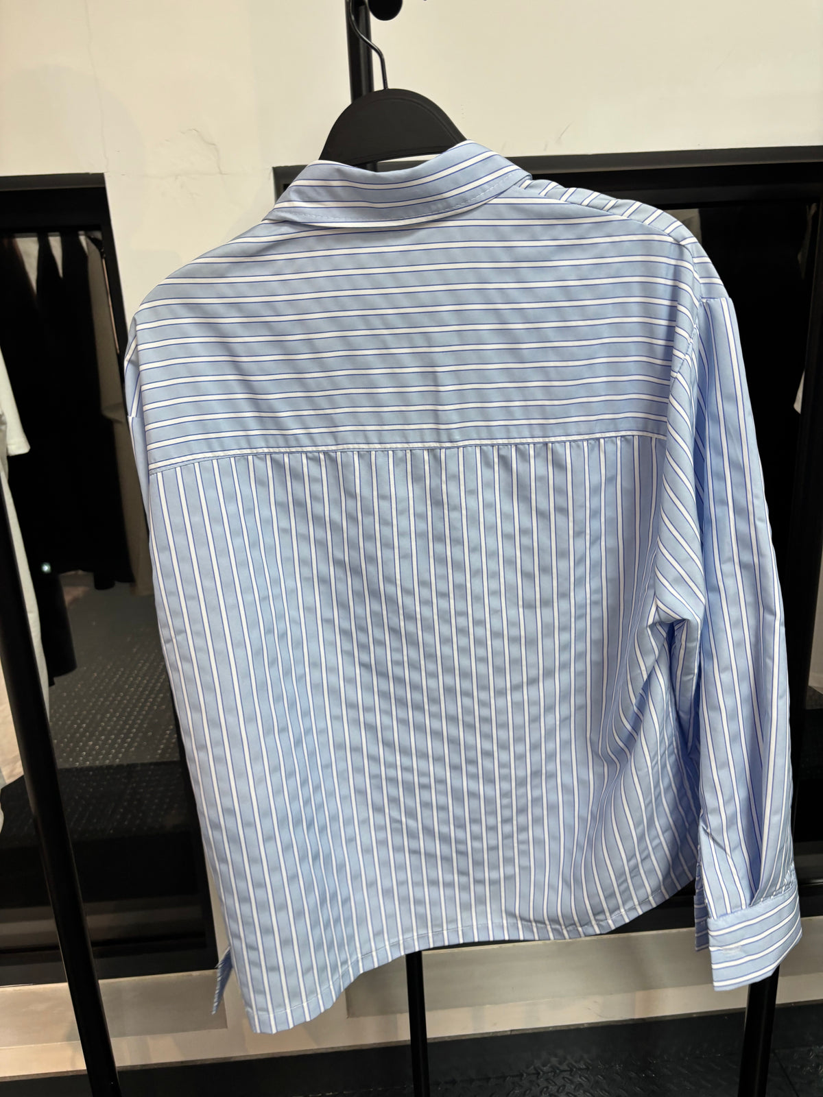 La Chemise rayée